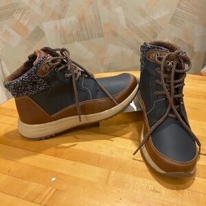 Sporto Egnite Navy Blue & Leather, Barefoot Wool,  Side Zip Boots Sz 7.5 Ladies